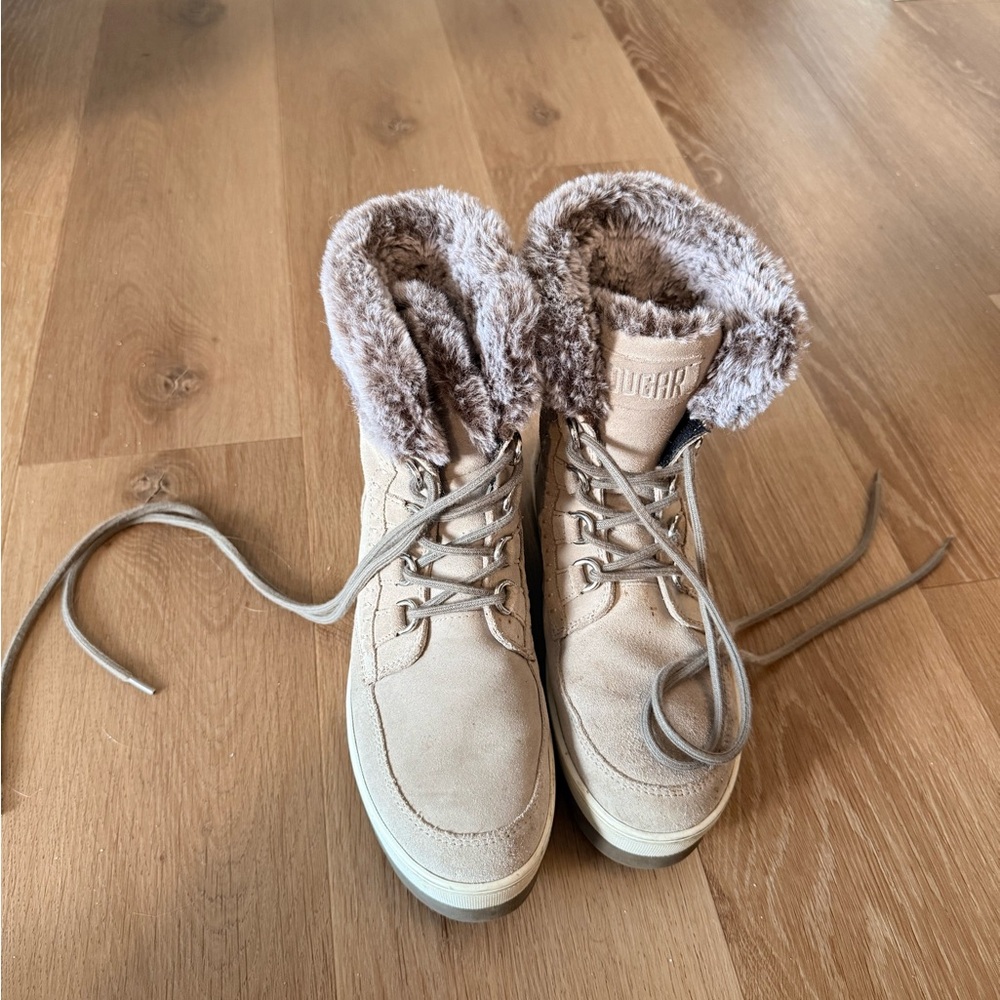 Cougar Women's Beige Fur-Lined Winter Boots